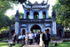 Panamanian President and spouse visit Temple of Literature